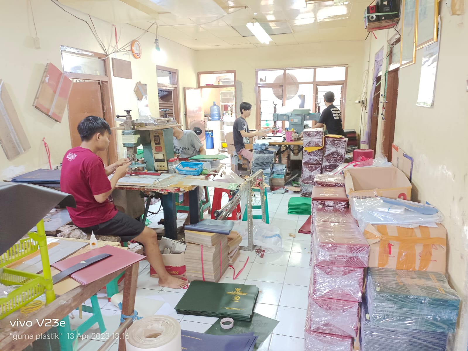 Proses Produksi Map Raport di Percetakan Profesional: Dari Desain hingga Finishing